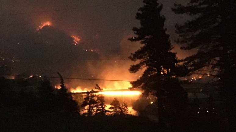 Incêndio devastou Lytton em questão de minutos; caso virou tema de campanha nas eleições canadenses