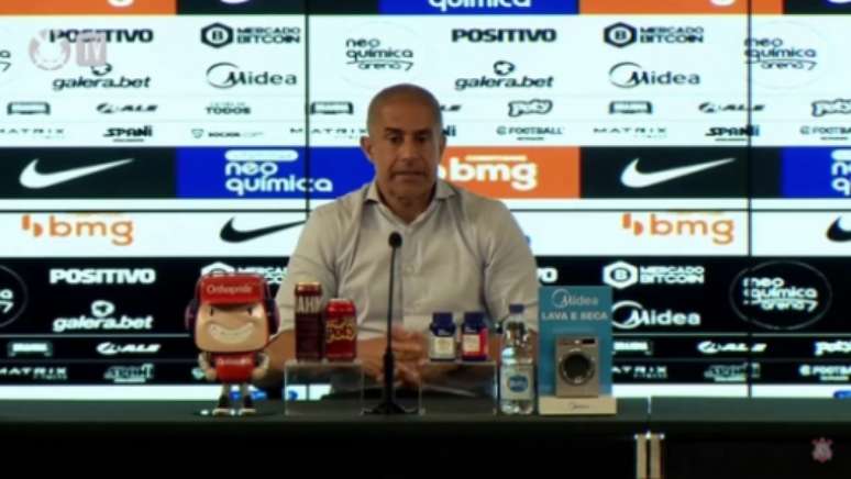 Sylvinho chegou a sua 23ª partida pelo Corinthians (Foto: Reprodução/Corinthians TV)