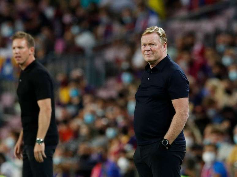 Ronald Koeman durante partida do Barcelona contra o Bayern de Munique pela Liga dos Campeões
14/09/2021 REUTERS/Albert Gea