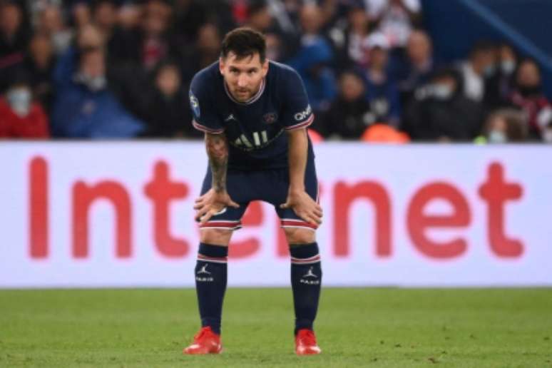 Messi sentiu dores antes de ser substituído (Foto: FRANCK FIFE / AFP)