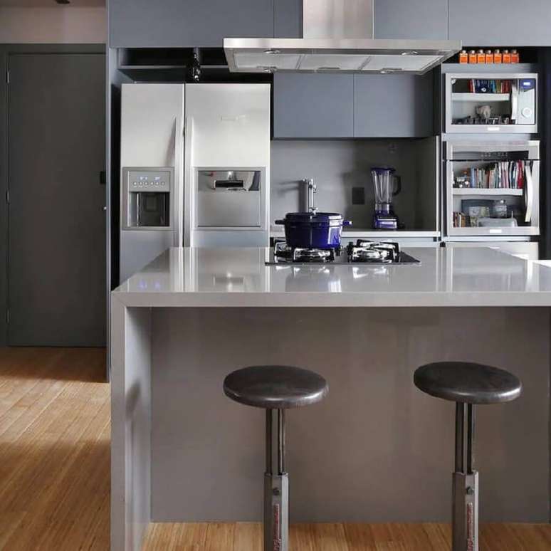 63. Tons de cinza para decoração de sala e cozinha americana modernas planejadas – Foto: Mandril Arquitetura e Design