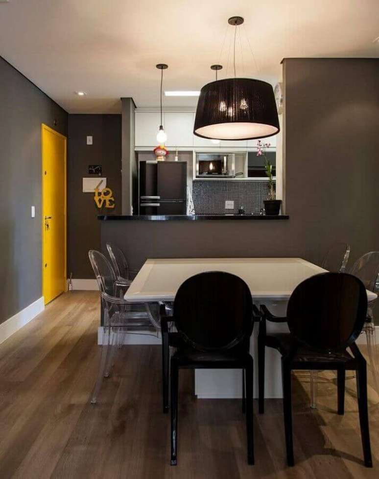 62. Tons de cinza para decora&ccedil;&atilde;o de casa com sala e cozinha americana integradas &ndash; Foto: Juliana Rocha