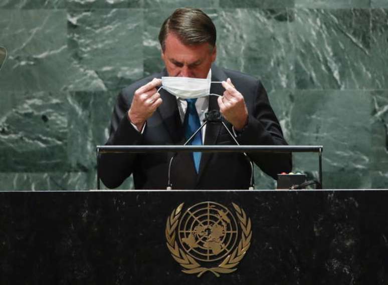 Jair Bolsonaro aparece de máscara na Assembleia-Geral da ONU