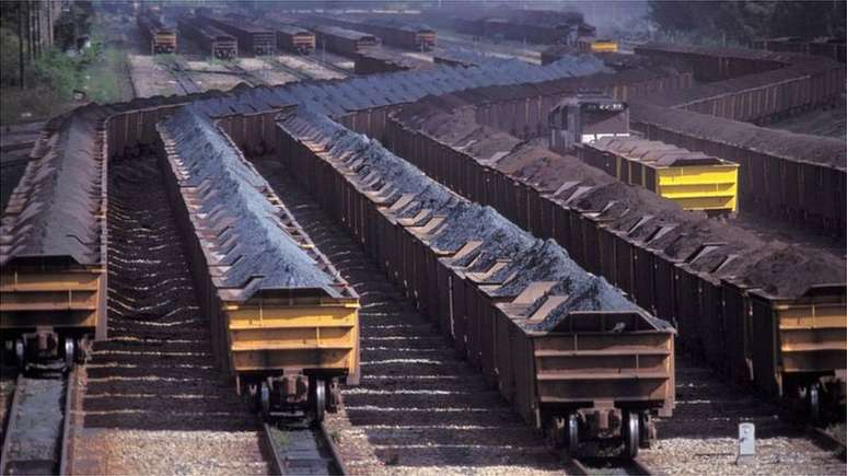 Desde a cotação recorde de US$ 240 por tonelada atingida em maio, minério de ferro acumula queda de 61%