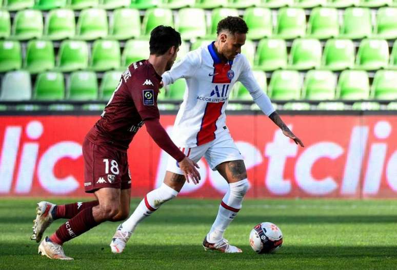 Messi não joga hoje contra o Metz