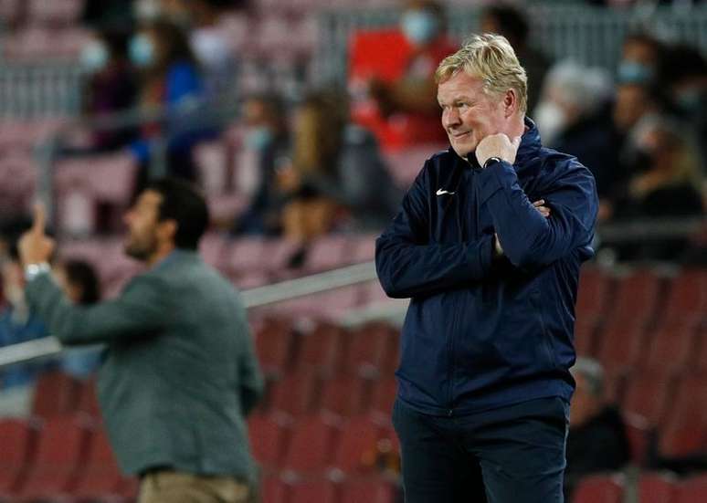 Ronald Koeman durante partida entre Barcelona e Granada pelo Campeonato Espanhol
20/09/2021 REUTERS/Albert Gea