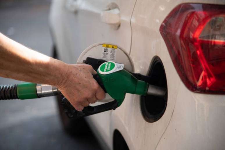 Gasolina italiana vem sofrendo altas constantes em 2021