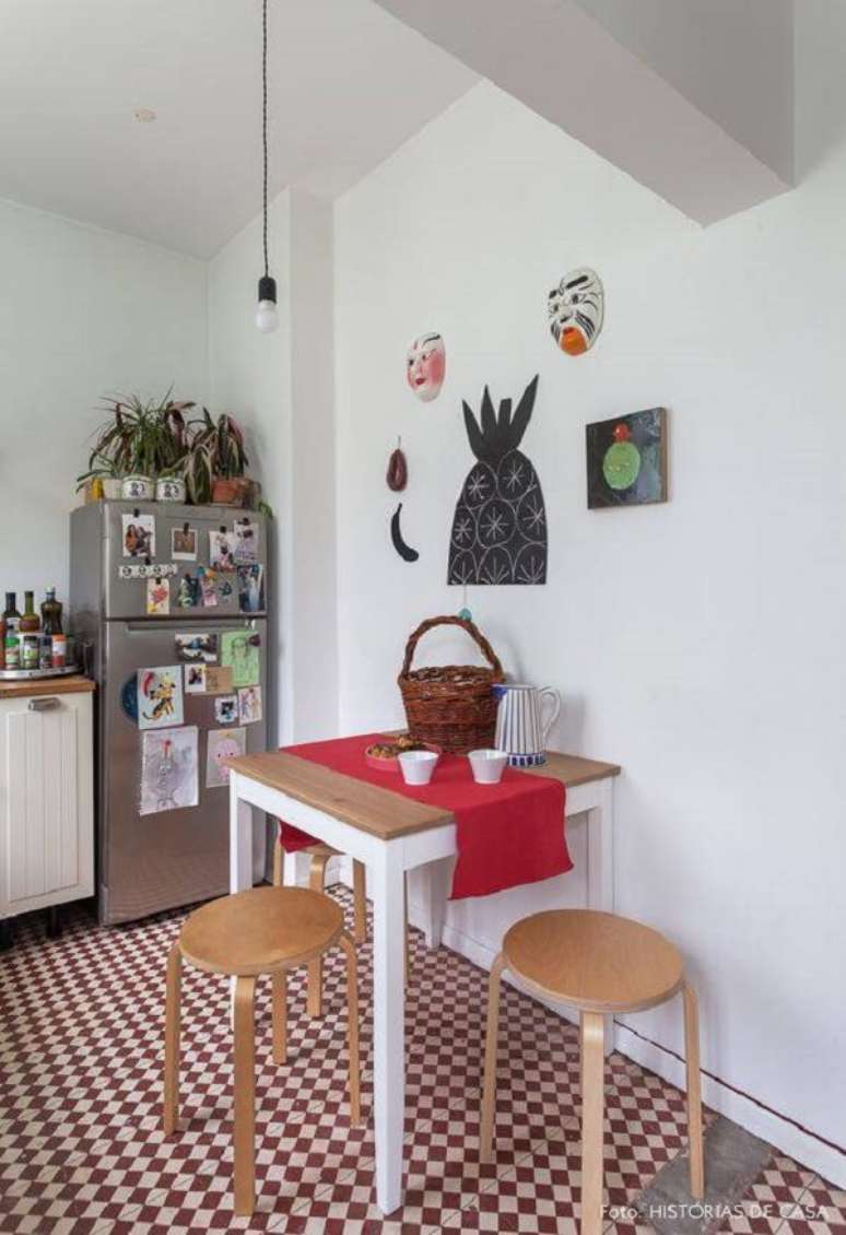 41. Pisos antigos s&atilde;o chamativos e delicados ao mesmo tempo. Foto Hist&oacute;rias de Casa