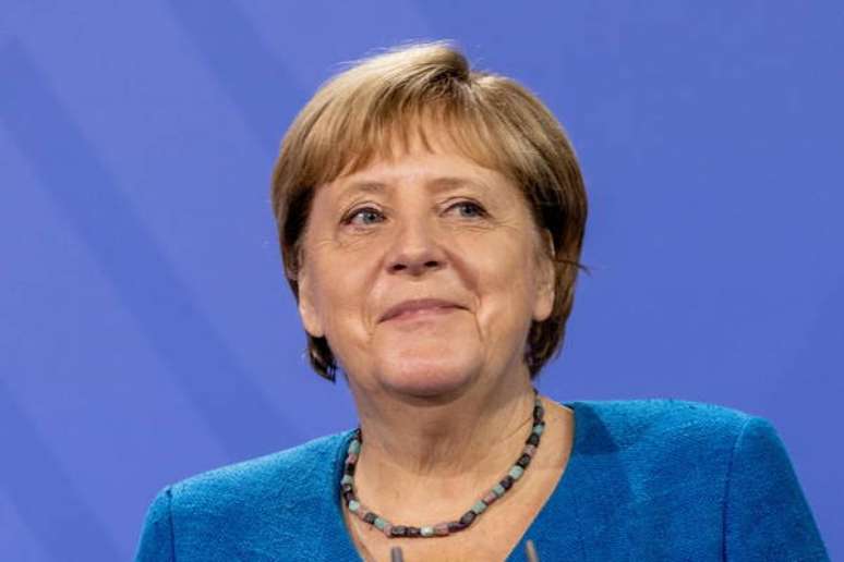 No poder desde 2005, Merkel deve ficar mais alguns meses no cargo