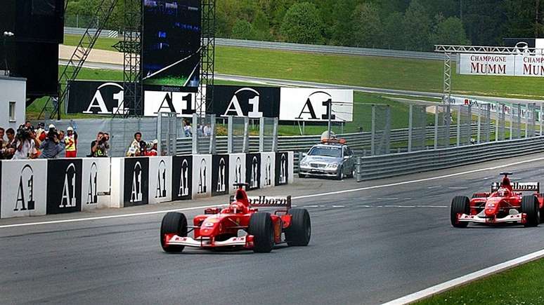 Carlos Sainz disse que não se vê como Rubens Barrichello foi para Michael Schumacher na Ferrari 