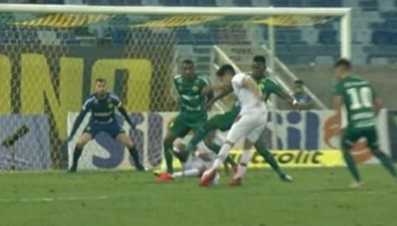 Nonato teve gol anulado no empate de Fluminense e Cuiabá, pelo Brasileirão (Foto: Reprodução)