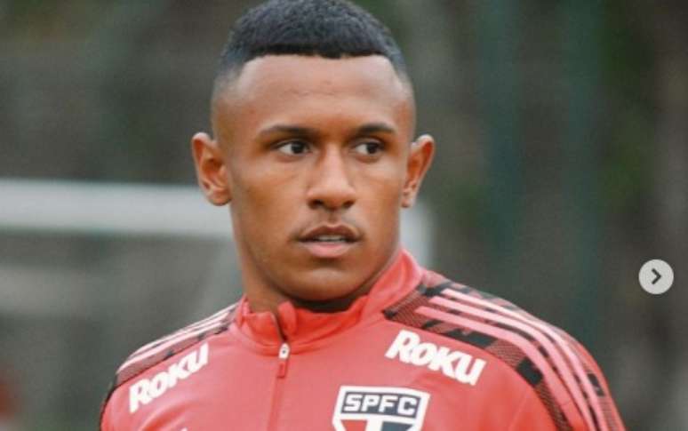 Marquinhos durante treinamento do São Paulo no CT da Barra Funda