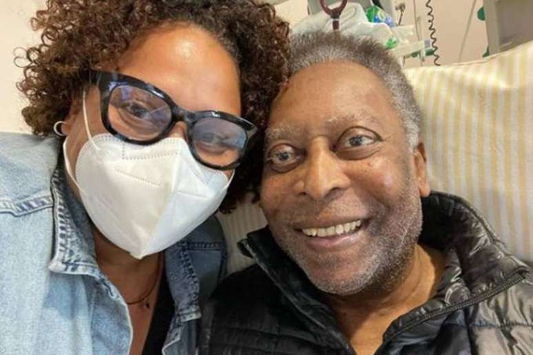 Em processo de recuperação, Pelé cantou o hino do Santos no Hospital Albert Einstein