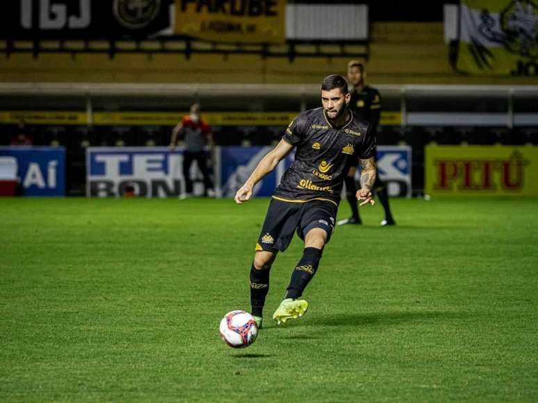 Marcel em ação pelo Criciúma no Brasileirão Série C (Celso da Luz/Criciúma E.C.)