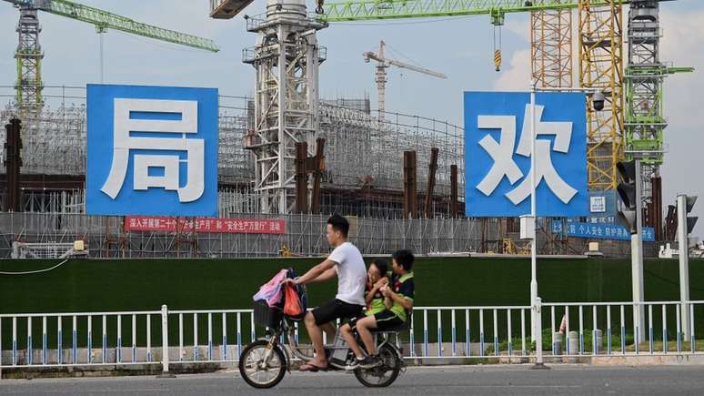 Novo estádio em construção do Guangzhou FC, time de futebol que também pertence ao grupo