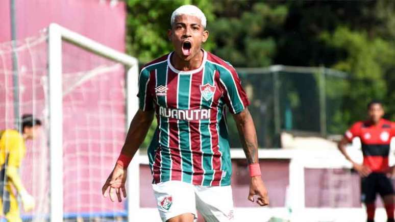 John Kennedy marcou três gols no Fluminense e Flamengo (Foto: Mailson Santana / FFC)