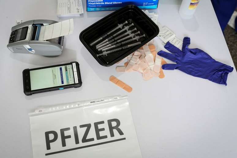 Doses da vacina da Pfizer contra Covid-19 durante campanha de vacinação em Miami
10/03/2021 REUTERS/Marco Bello