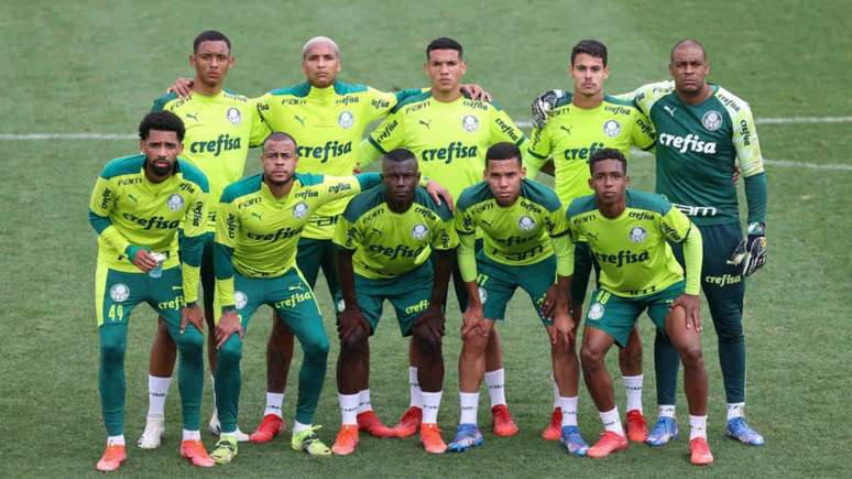 Alguns jogadores do Sub-20 do Palmeiras treinaram com os profissionais na Academia de Futebol (Foto: Cesar Greco)