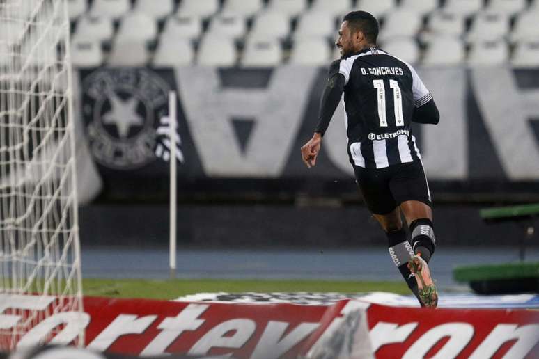 Diego Gonçalves em ação pelo Botafogo (Foto: Vítor Silva/Botafogo)