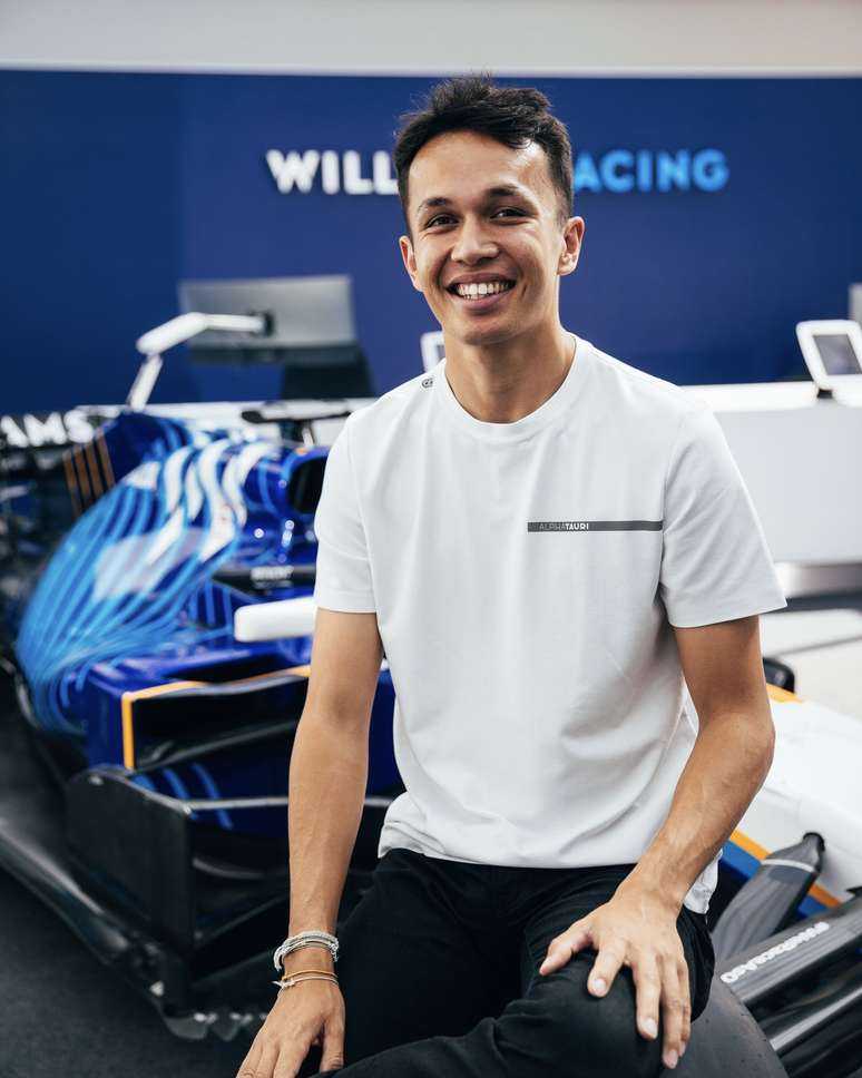 Alex Albon correrá pela Williams.