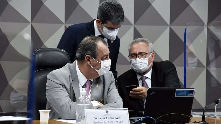Integrantes da CPI da Covid investigam ligações entre suspeitas de fraudes em mortes por covid e gabinete paralelo do governo Bolsonaro
