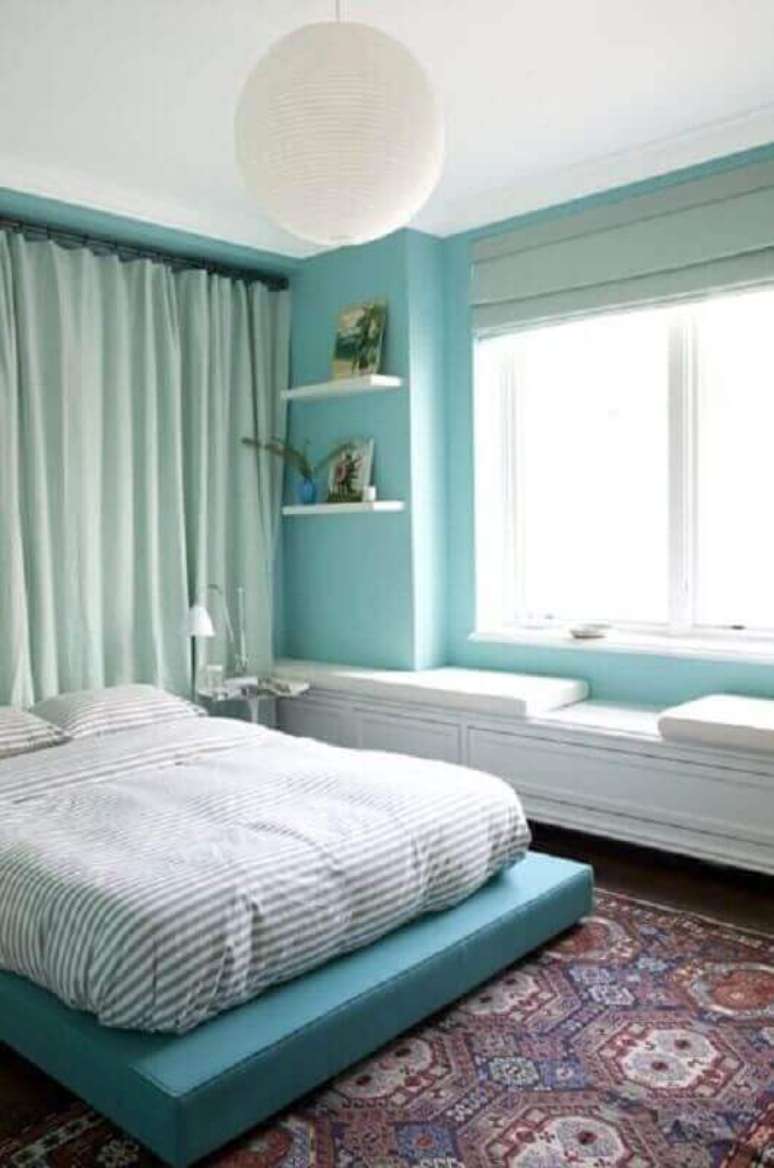 22. Cor de tinta azul ciano para decora&ccedil;&atilde;o de quarto de casal &ndash; Foto: Home Fashion Trend