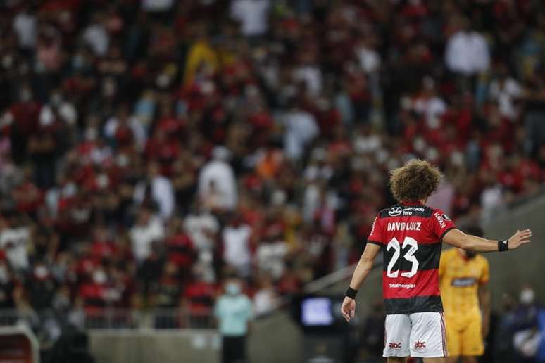 O zagueiro David Luiz durante sua estreia pelo Flamengo, no Maracanã (Foto: Gilvan de Souza/Flamengo)