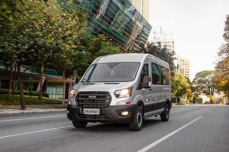 Ford Transit Minibus.