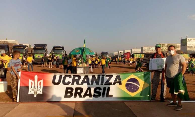 Extremistas pró-Bolsonaro querem 'ucranizar' o Brasil