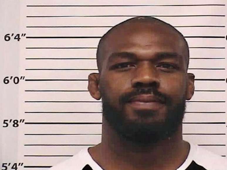 Jon Jones foi preso na última sexta-feira sob acusação de violência doméstica (Foto: Reprodução)