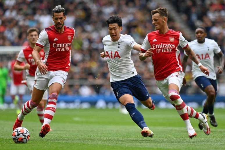 Arsenal e Tottenham se enfrentaram em amistoso de pré-temporada antes do começo da Premier League (Foto: AFP)