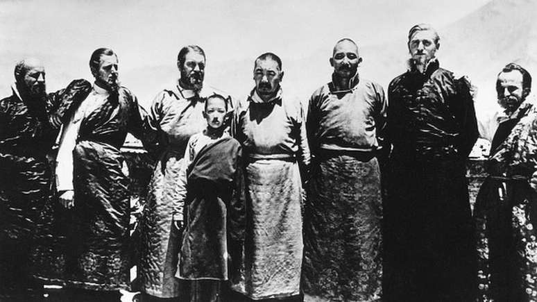 Ernst Schafer (terceiro a partir da esquerda) no Tibete em 1939