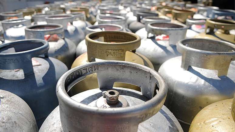 Convers&atilde;o clandestina de ve&iacute;culos para GLP era pr&aacute;tica comum no Brasil dos anos 1980, particularmente nas periferias, mesmo sendo proibida pelo Contran desde 1986