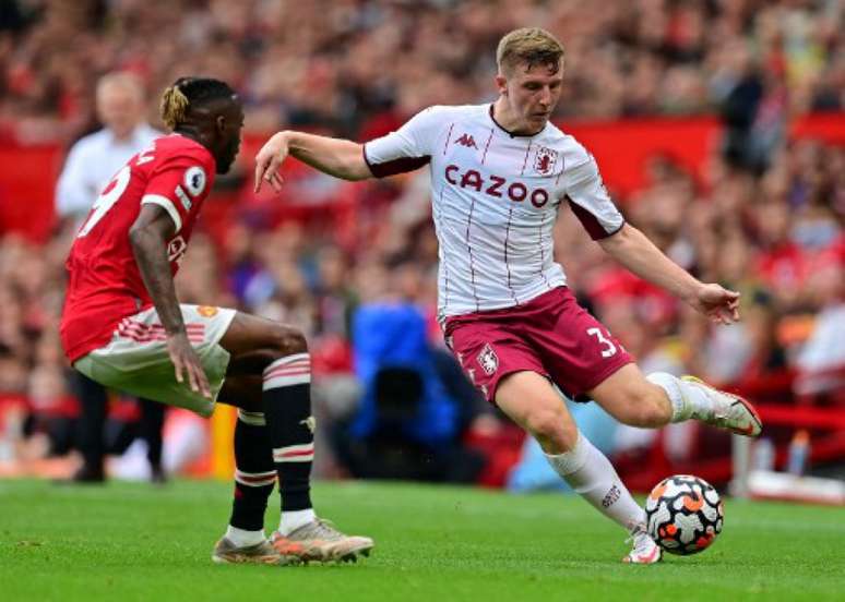 Manchester United saiu do Old Trafford derrotado para o Aston Villa (PAUL ELLIS / AFP)