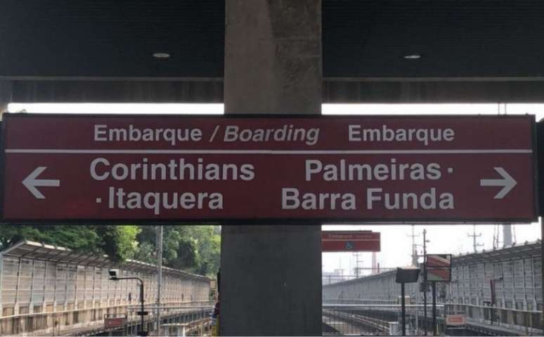 Linha 3 Vermelha do Metrô paulistano: divisão entre Corinthians e Palmeiras (Foto: Pedro Alvarez)