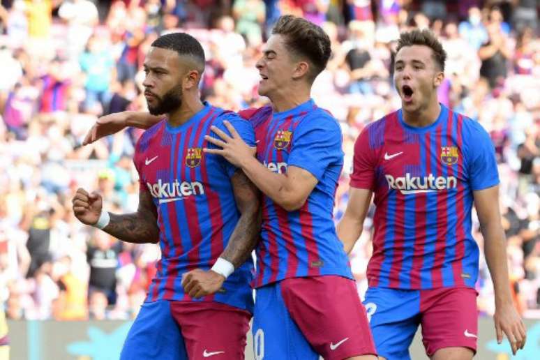 Depay marcou o primeiro gol da vitória do Barcelona sobre o Levante (LLUIS GENE / AFP)