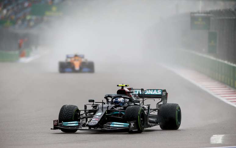 Valtteri Bottas foi beneficiado pela chuva em Sóchi 