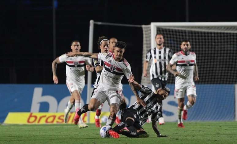 São Paulo apresentou melhora defensiva, mas ainda busca acertar o ataque (Foto: Rubens Chiri/saopaulofc.net)