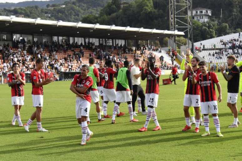 Milan vive bom momento no Campeonato Italiano e chega embalado na Champions League (ALBERTO PIZZOLI / AFP)