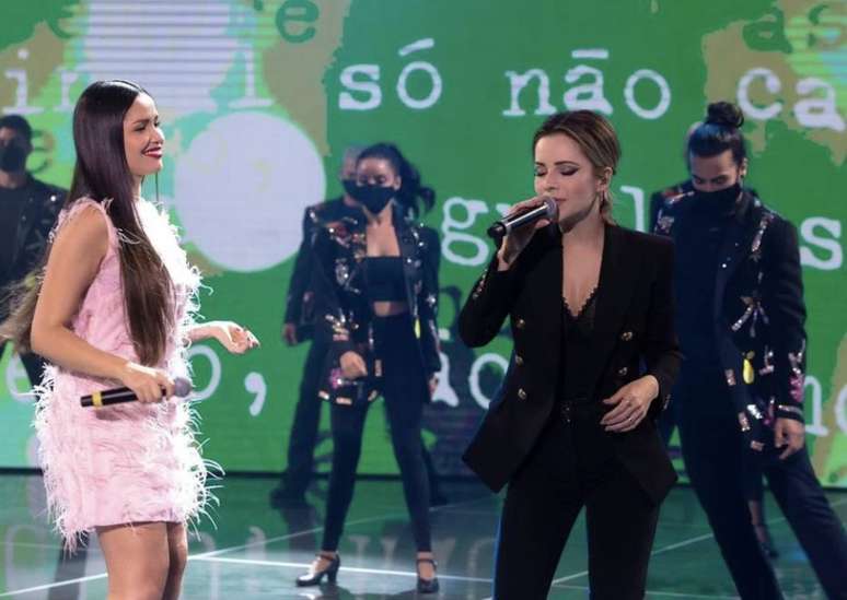 A vencedora do 'BBB 21', Juliette Freire, e a cantora Sandy