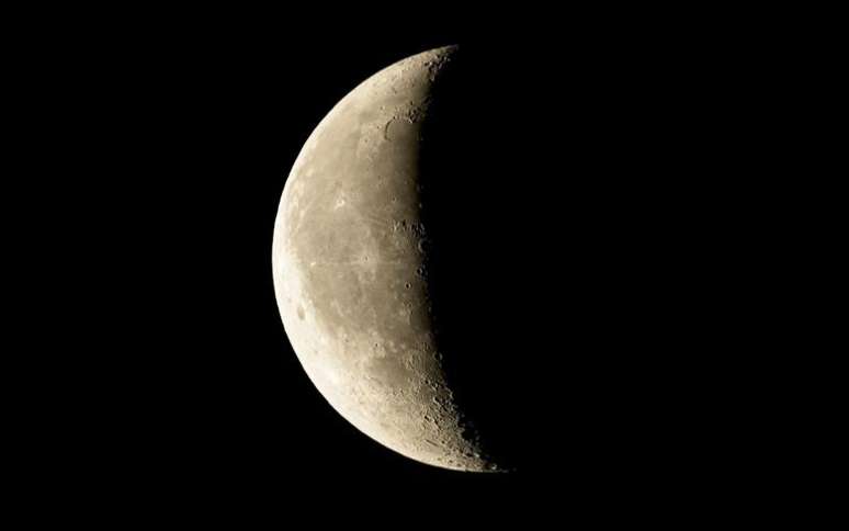 Aprenda a fazer um ritual para a Lua Minguante e mandar embora emoções que te atrapalham - Shutterstock
