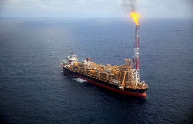Plataforma de petróleo na costa da Angola. 
8/11/2018  
REUTERS/Stephen Eisenhammer