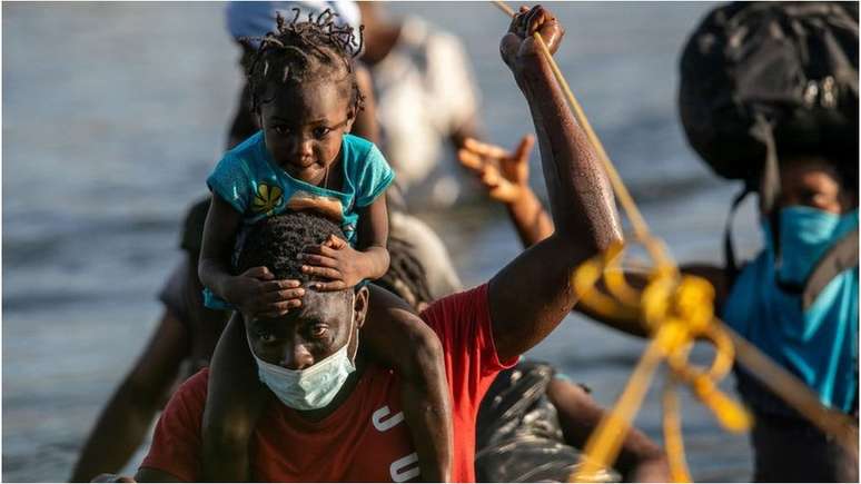 Haitianos dizem não querer voltar a seu país