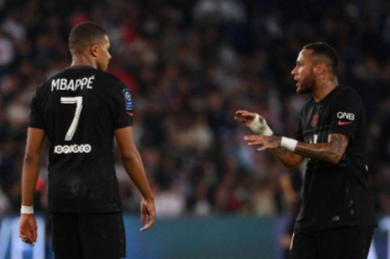 Mbappé e Neymar juntos - FRANCK FIFE / AFP