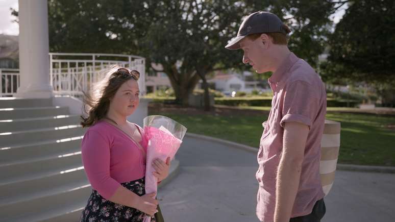 Ronan e Katie têm o seu primeiro encontro romântico em um parque