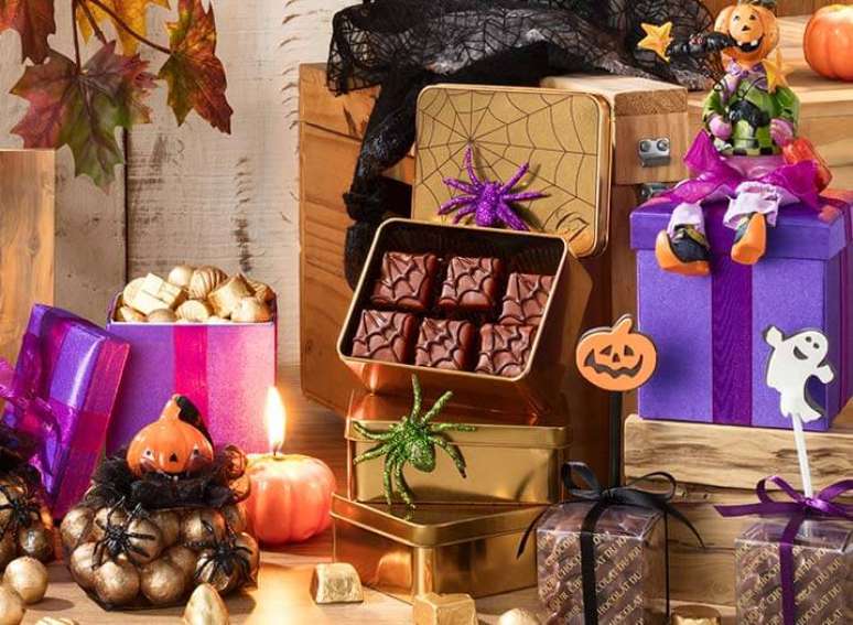 40. A festa de halloween fica ainda melhor com muitos doces personalizados – Por: Chocolat du Jour