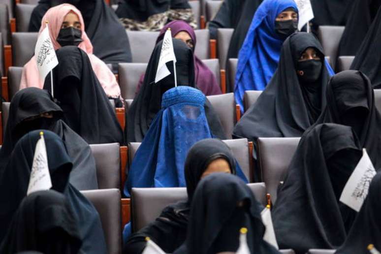 Mulheres só poderão frequentar universidade quando houver 'ambiente islâmico'