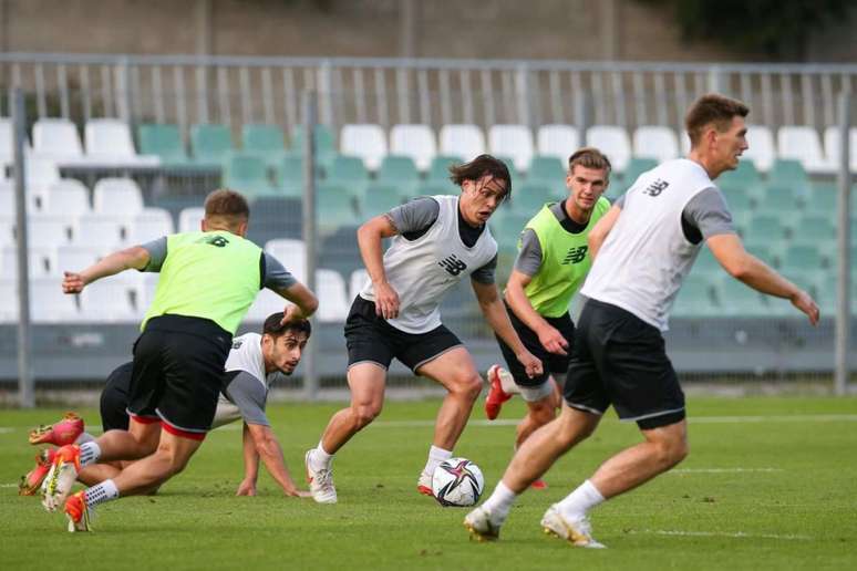 Conrado espera boa temporada do Lechia Gdansk na Polônia (Divulgação / Lechia Gdansk)