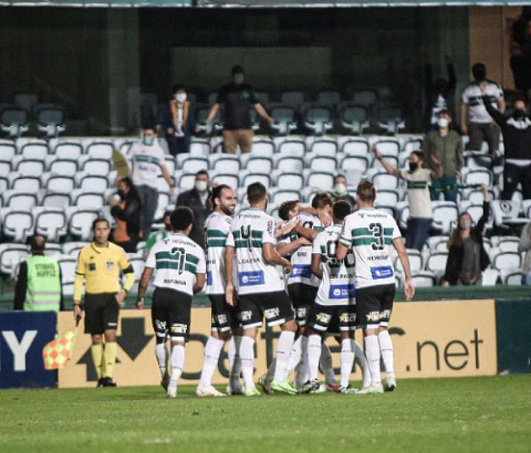 Coritiba está perto do acesso (Foto: Divulgação/Coritiba)