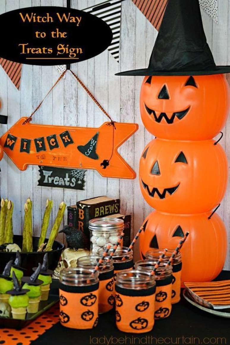 35. Aproveite o dia das bruxas para decorar a casa com muito estilo no halloween – Por: Lady Behind the Curtain